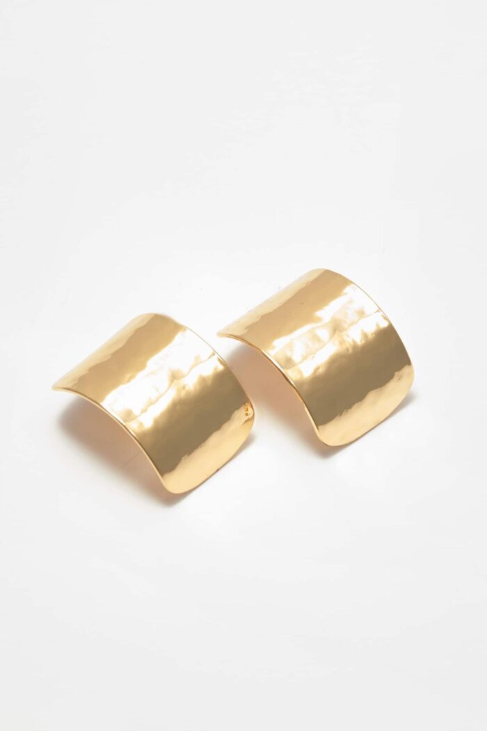 Golden maxi hoop earrings - Image 3